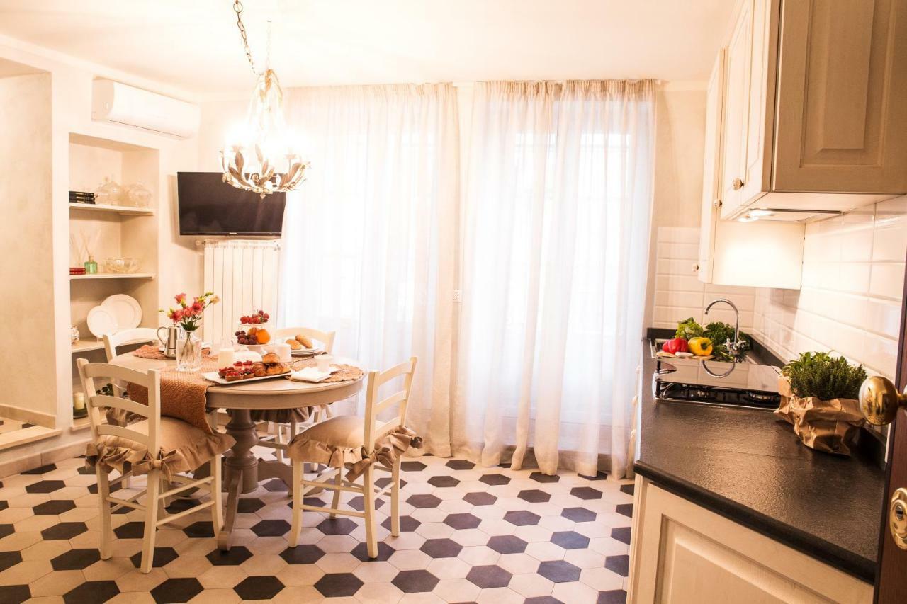Luxury Apartment Residence La Fontana ลุคคา ภายนอก รูปภาพ